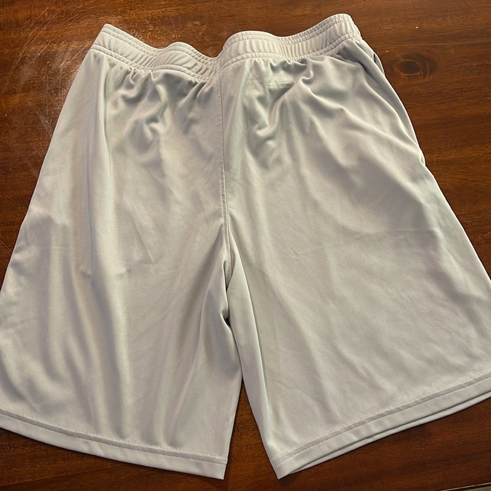 Boys Under Armour basketball bundle size XL - Picture 3 of 6